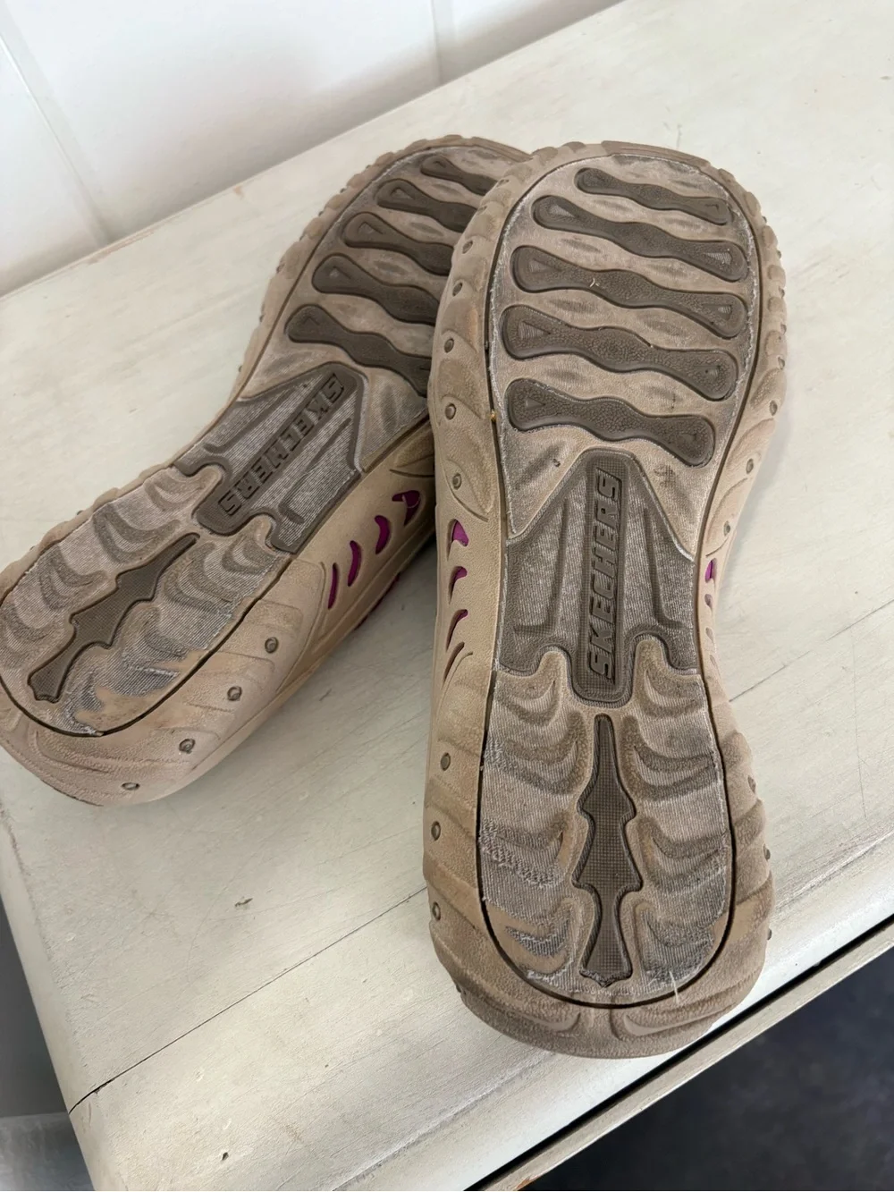 Skechers Women’s Beige Sandals with pink Straps - Picture 5 of 5